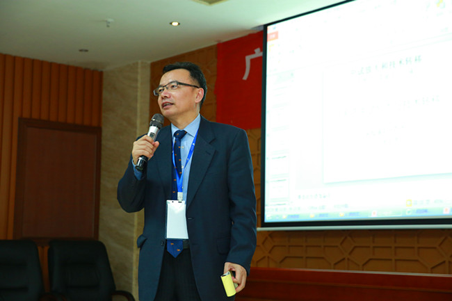 13_王霆主任委員作總結(jié)發(fā)言.jpg